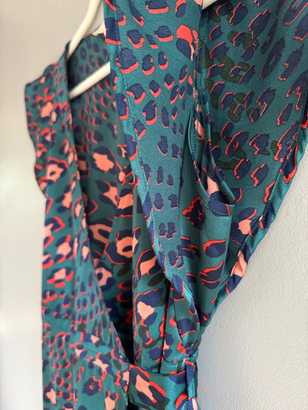 Lovestitch silky wrap dress - Picture 4 of 11